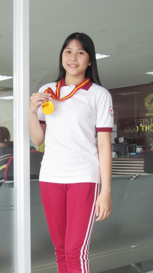 Đồng phục thể dục của học sinh trung học