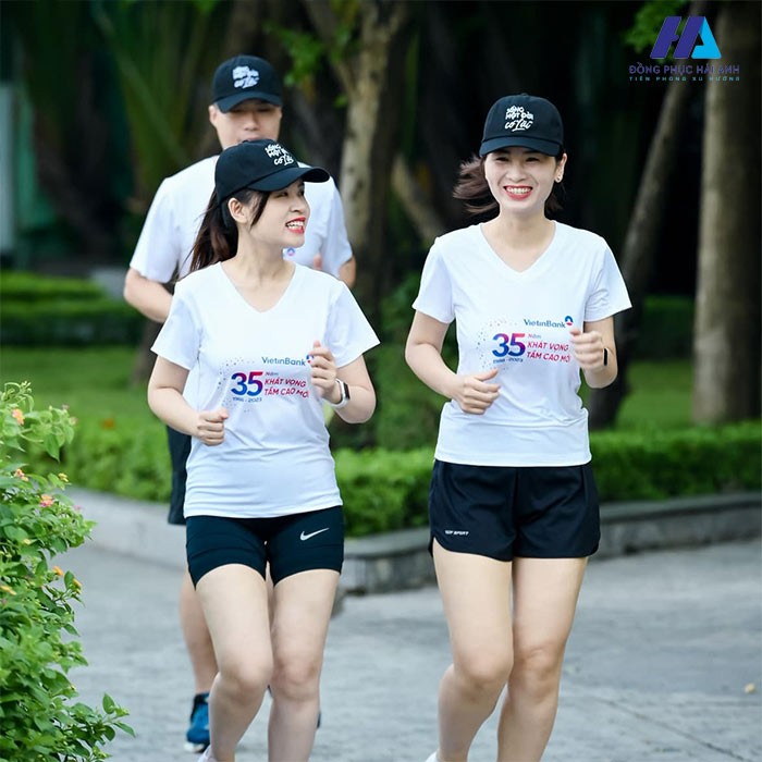 Vải Hapimax phù hợp để may các mẫu đồng phục áo thun cổ tròn