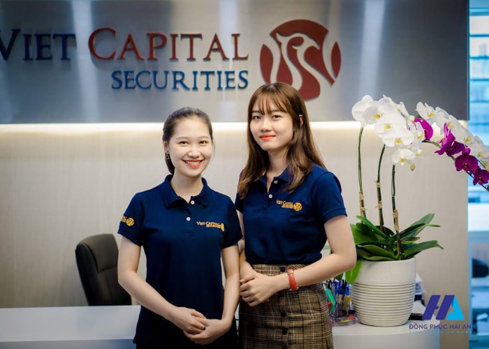 Đồng phục áo polo hiện đại, trẻ trung của ngân hàng Bản Việt