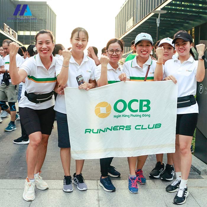 Thiết kế đồng phục áo polo OCB Bank trẻ trung và hiện đại