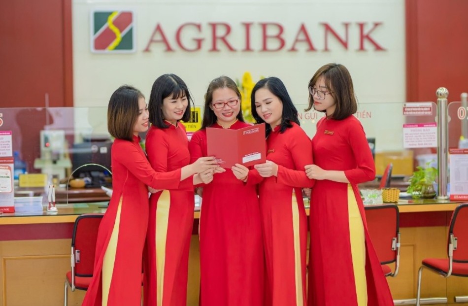 Đồng phục Agribank áo dài rất ấn tượng