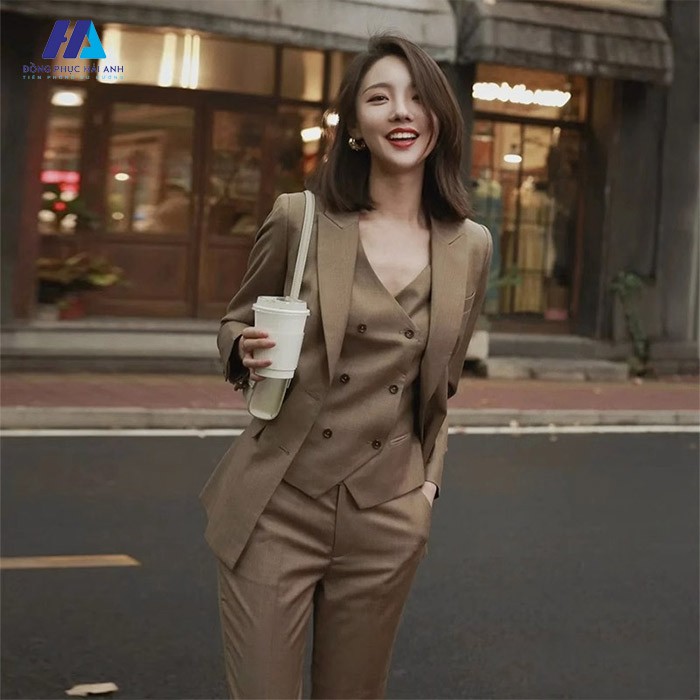 Phong cách thời trang công sở Hàn Quốc nổi bật với sự thanh lịch và trang nhã