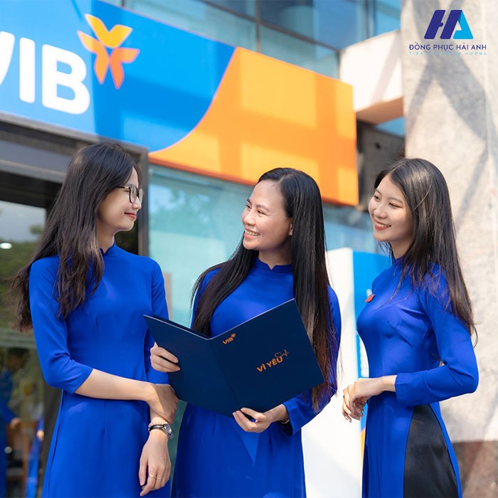 Đồng phục của VIB Bank giúp tạo hình ảnh chuyên nghiệp, uy tín