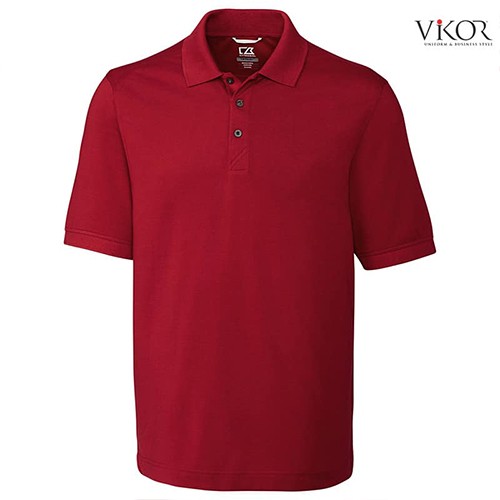 Màu đỏ đô dễ thích hợp với các kiểu dáng như áo thun có cổ tạo sự khỏe khoắn, năng động, tràn đầy nhiệt huyết
