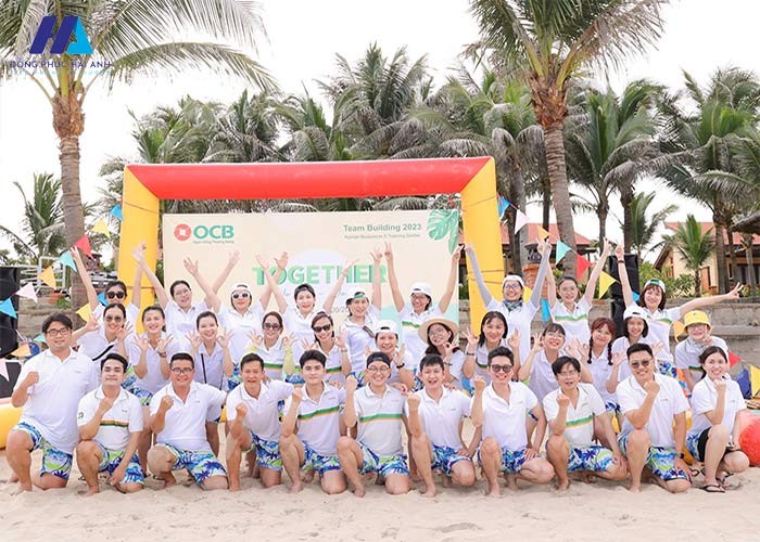 Những điểm cần lưu ý khi đặt may đồng phục ngân hàng Phương Đông