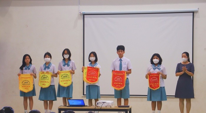 Chọn xưởng may Đồng phục Hải Anh để có được những bộ đồng phục trường Đinh Thiện Lý chất lượng, thiết kế đẹp và giá cả hợp lý.