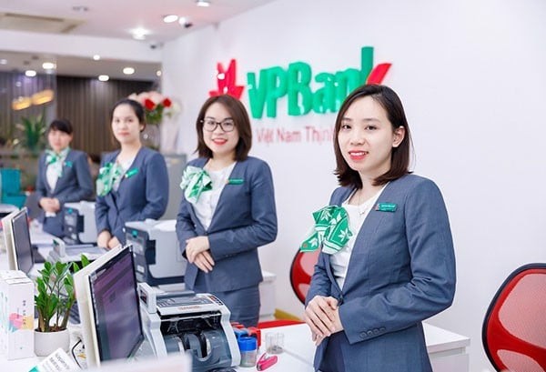 Áo vest đồng phục VPBank có kiểu dáng hiện đại và tôn dáng