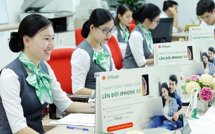 Việc sử dụng đồng phục VPBank nhằm tạo dựng hình ảnh chuyên nghiệp và nhất quán