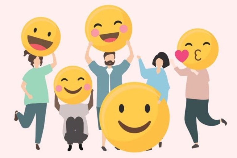 Hình ảnh người phụ nữ đang làm việc nhà, thể hiện những công việc hàng ngày của người phụ nữ trong gia đình