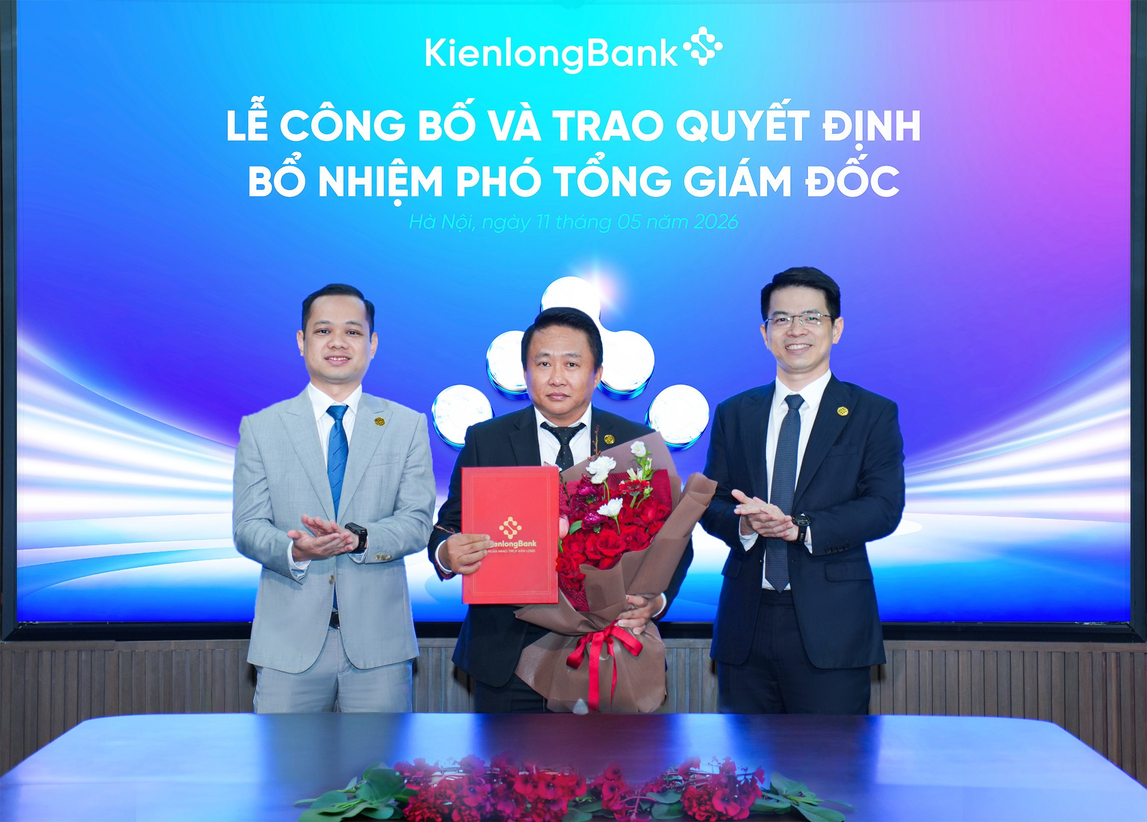 Đại diện KienlongBank trong buổi bổ nhiệm Phó Tổng Giám đốc