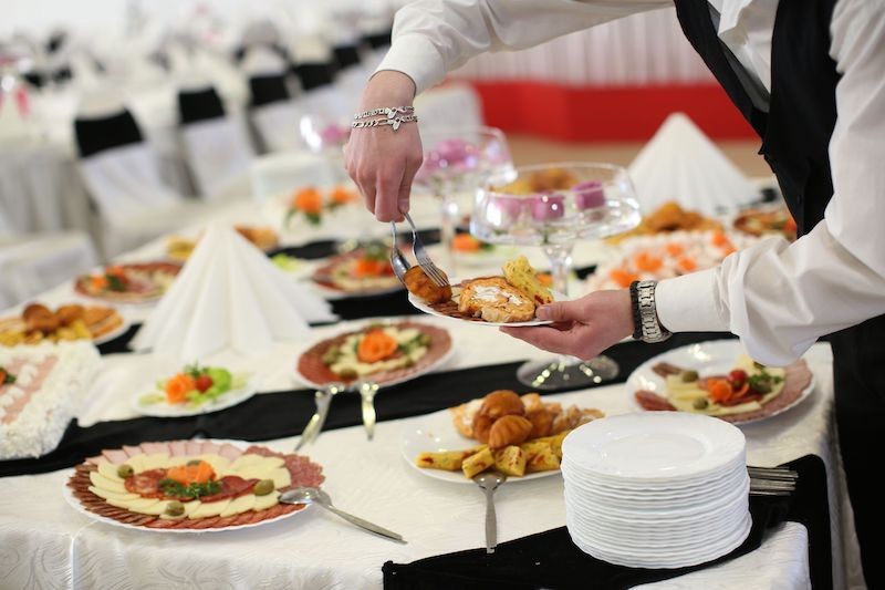 Ngành F&B có nguồn gốc từ thời Trung cổ và phát triển mạnh mẽ từ đầu Thế kỷ 19