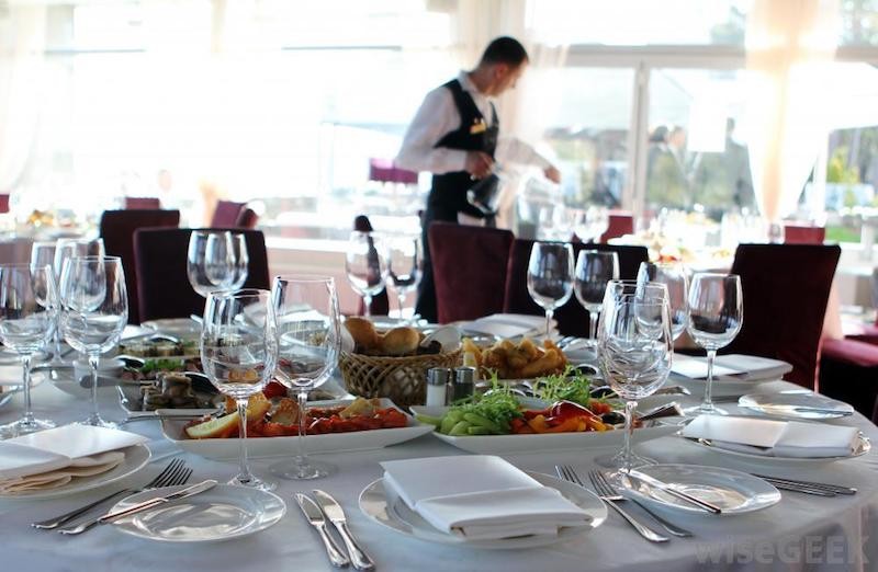Bộ phận F&B đóng vai trò quan trọng trong việc tăng trải nghiệm của khách hàng, từ đó tăng vị thế và uy tín thương hiệu cho bạn
