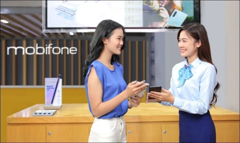 Đến trực tiếp nhà mạng để chọn số
