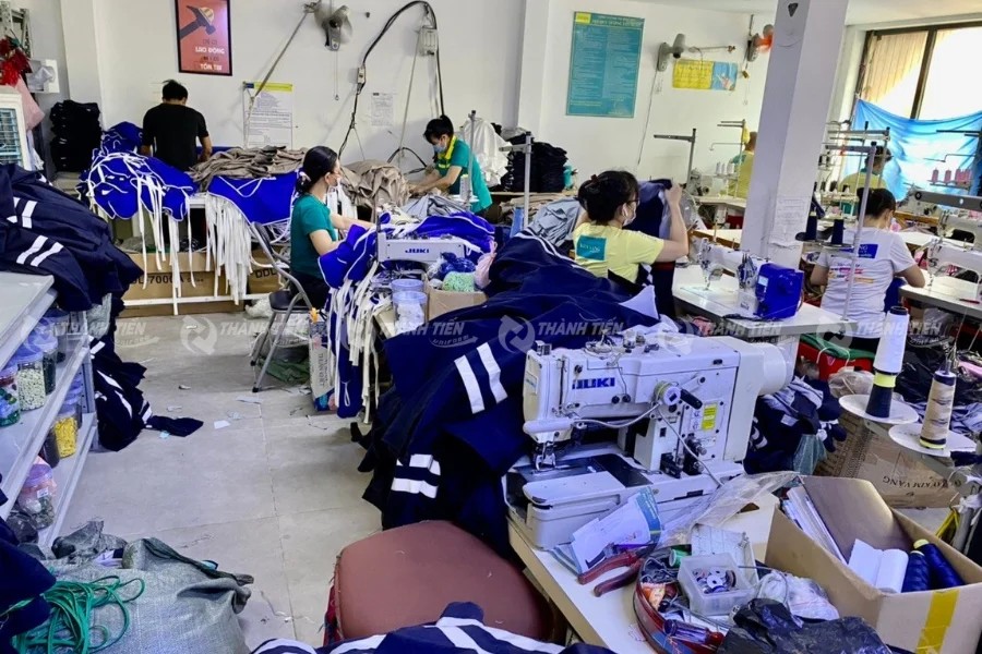 Xưởng May Đồng Phục Nhất Tâm chuyên về đồng phục học sinh và công ty