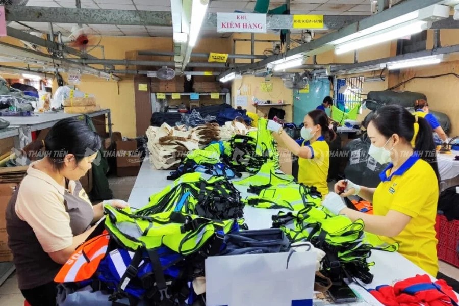 Xưởng May Đồng Phục Dony nổi tiếng với quy trình sản xuất chuyên nghiệp