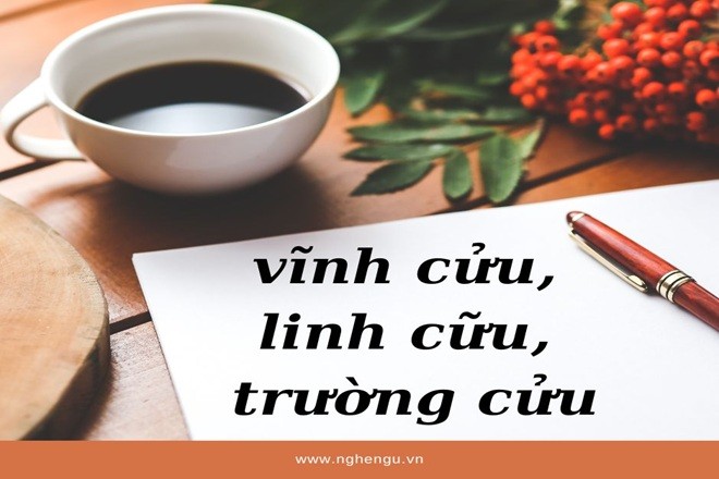 Linh cữu được đặt trang trọng trong một buổi tang lễ