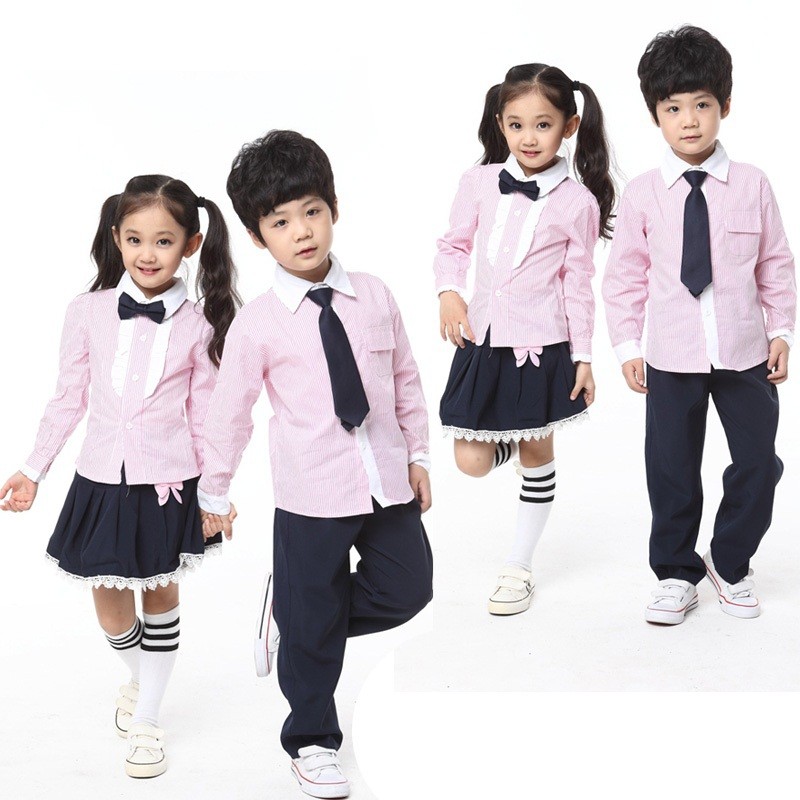 Đồng phục mầm non với thiết kế đáng yêu, màu sắc tươi sáng giúp các bé cảm thấy vui vẻ khi đến trường